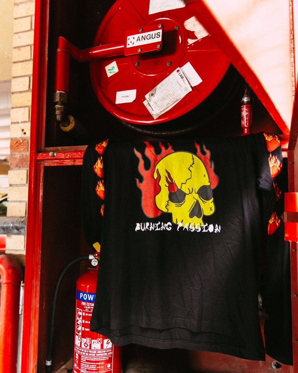 BURNING PASSION longsleeve with graphic design representing passion