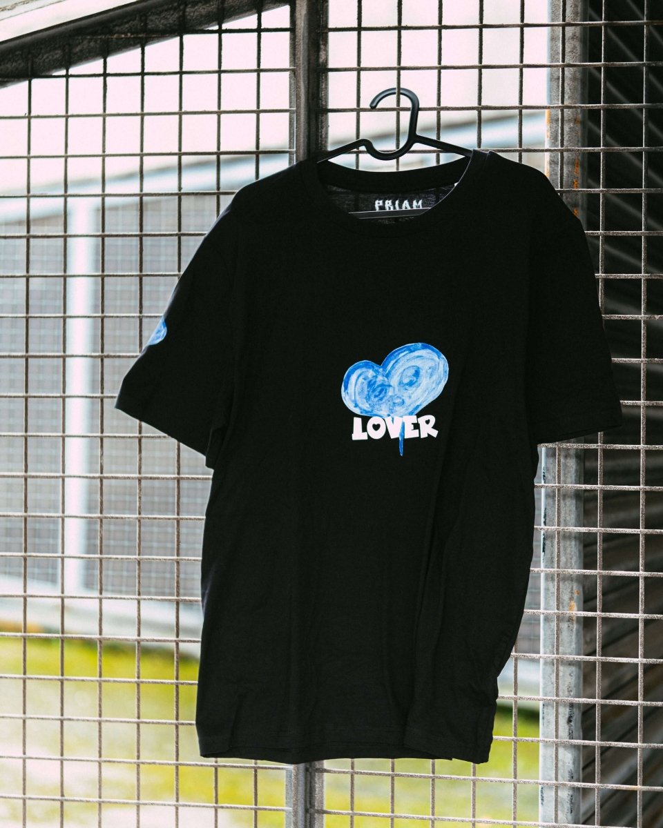 LOVER t-shirt with graphic design representing love and emotion